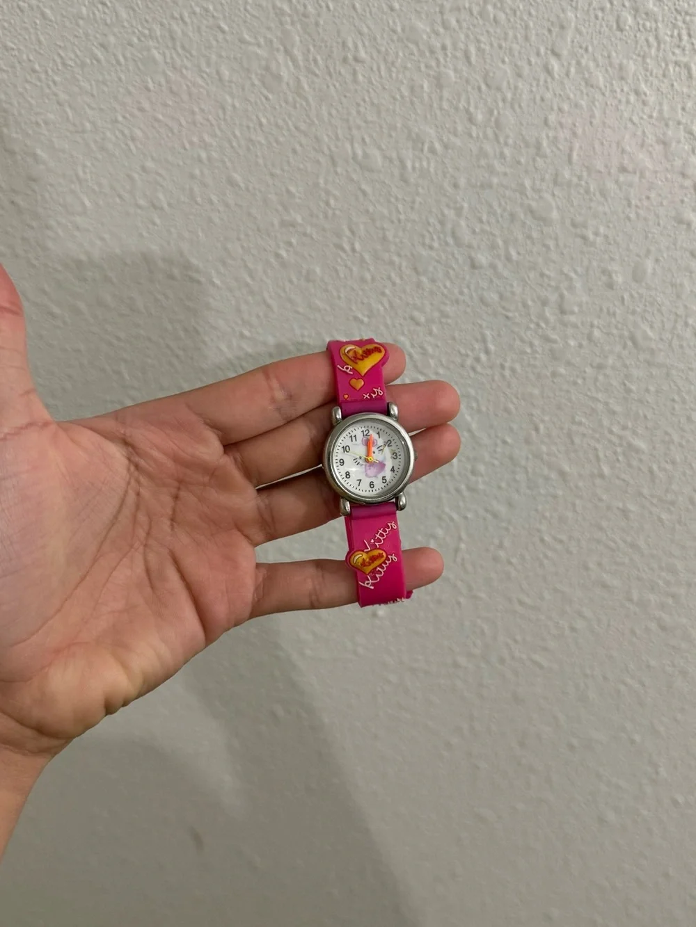 2000s pink hello Kitty watch